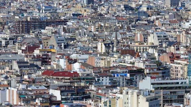 Vistes de la ciutat de Barcelona des del Mirador Torre Glòries.