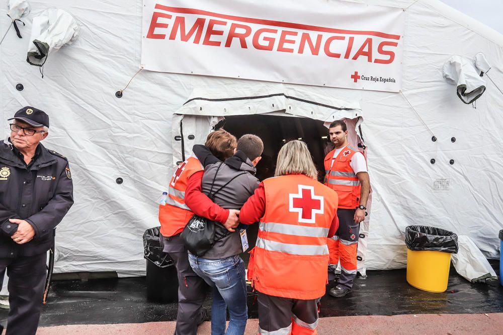 [SIN TITULO] La Generalitat realiza un gran despliegue de recursos, incluido un simulacro de una situación de pillajes en comercios tras un terremoto, helicóptero, bomberos o la intervención de la UME