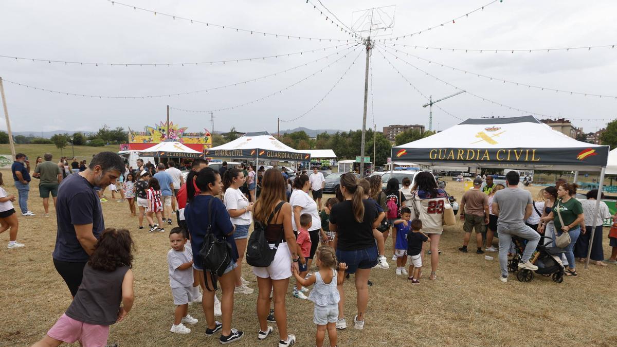La Guardia Civil se exhibe en Contrueces