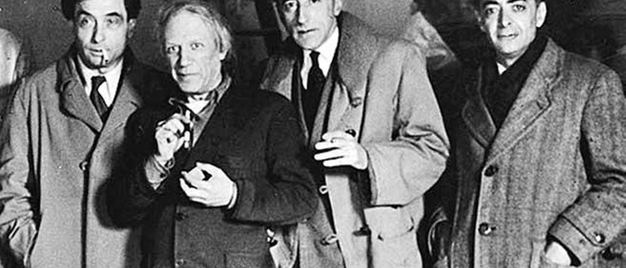 Reverdy, Picasso, Cocteau i Brassaï al taller de Picasso.