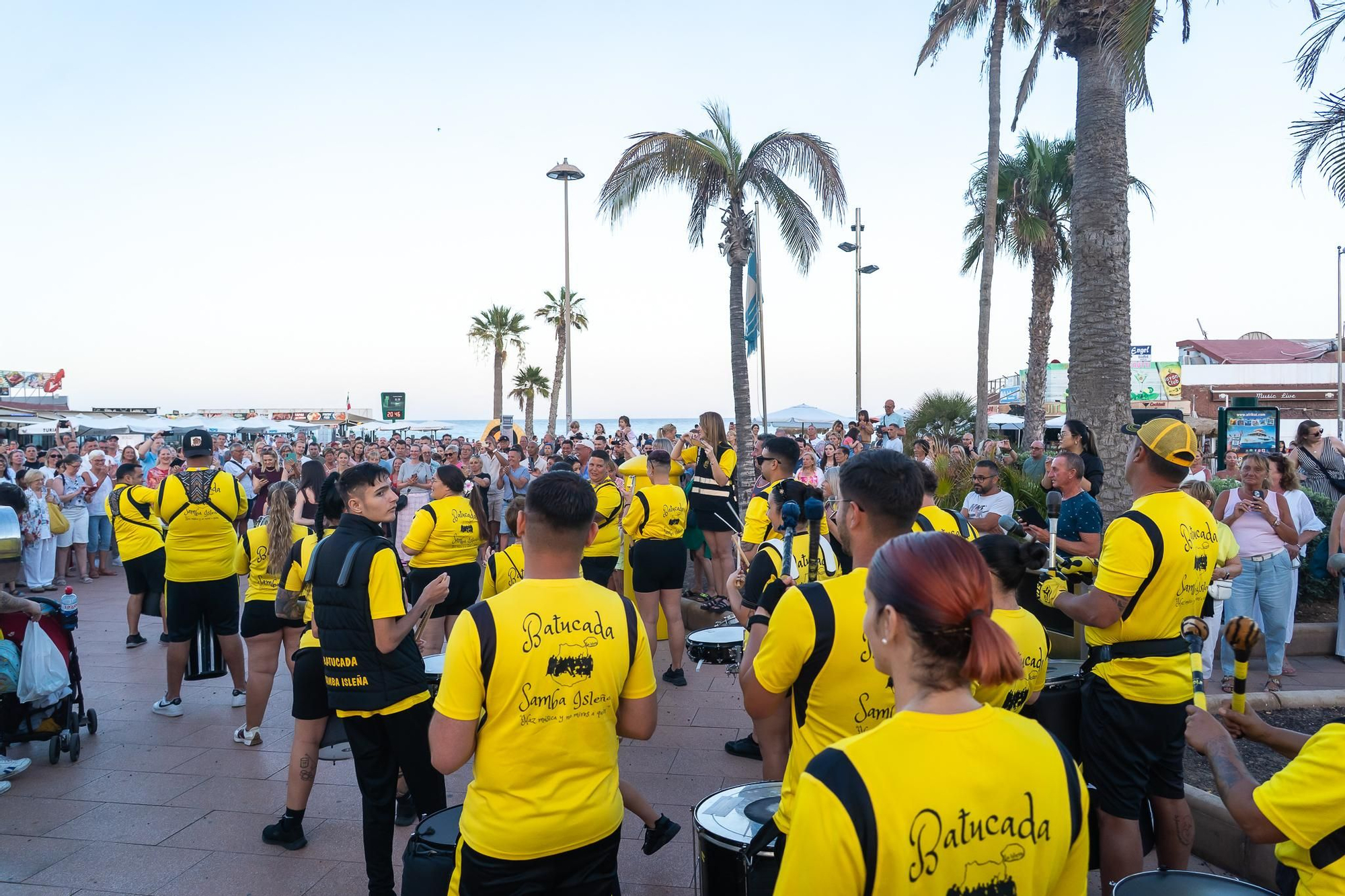 Celebración de las hogueras de San Juan en Playa del Inglés