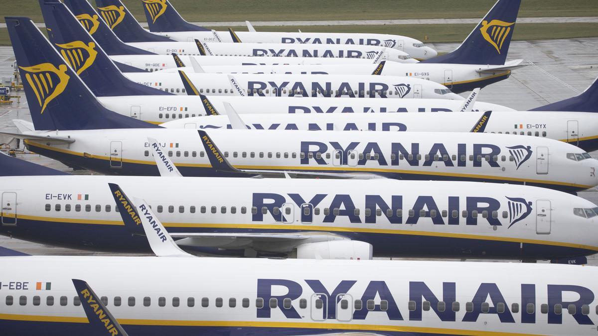 Aviones de la aerolínea Ryanair.