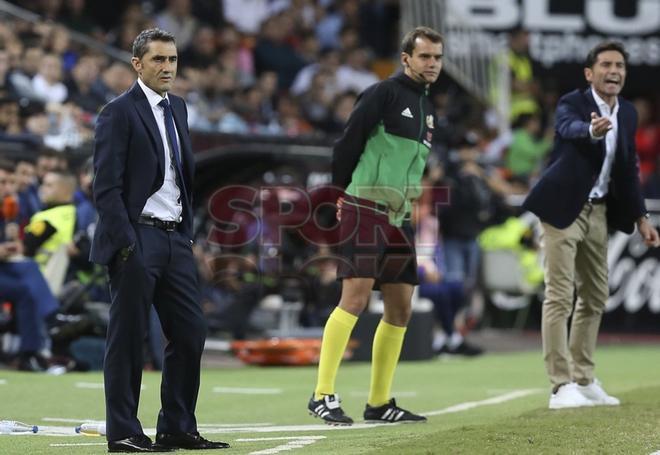 Valverde, durante el encuentro empatado en Mestalla