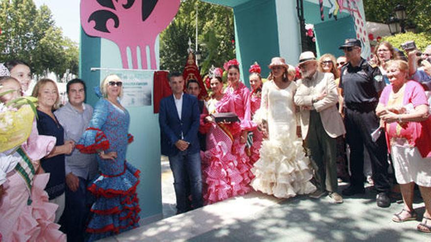 El alcalde, junto a otras autoridades, en la inauguración de la Feria.