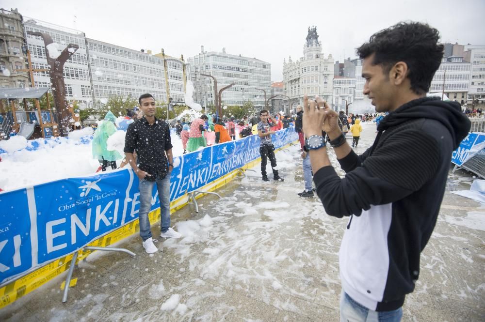 Más de 9.000 personas participan en la sexta Carrera ENKI en A Coruña.