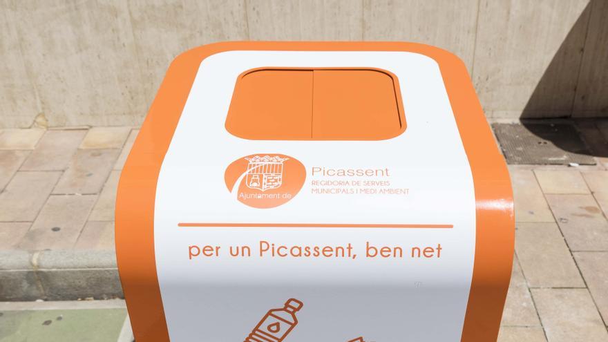 Picassent instala contenedores para la recogida de aceite doméstico