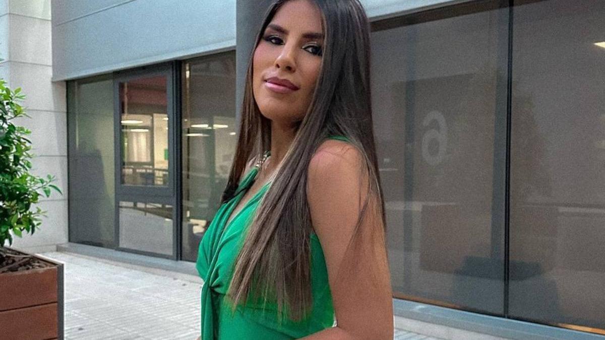 Isa Pantoja vestido verde