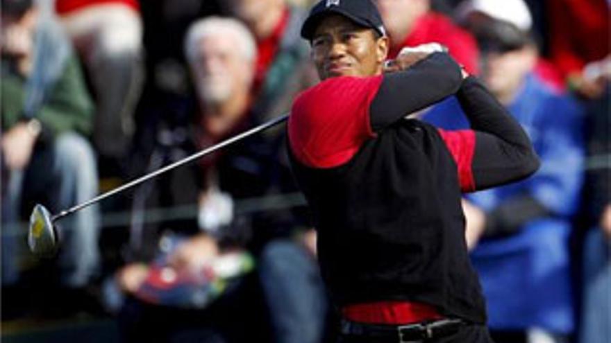 Tiger Woods iguala al mítico Arnold Palmer en triunfos