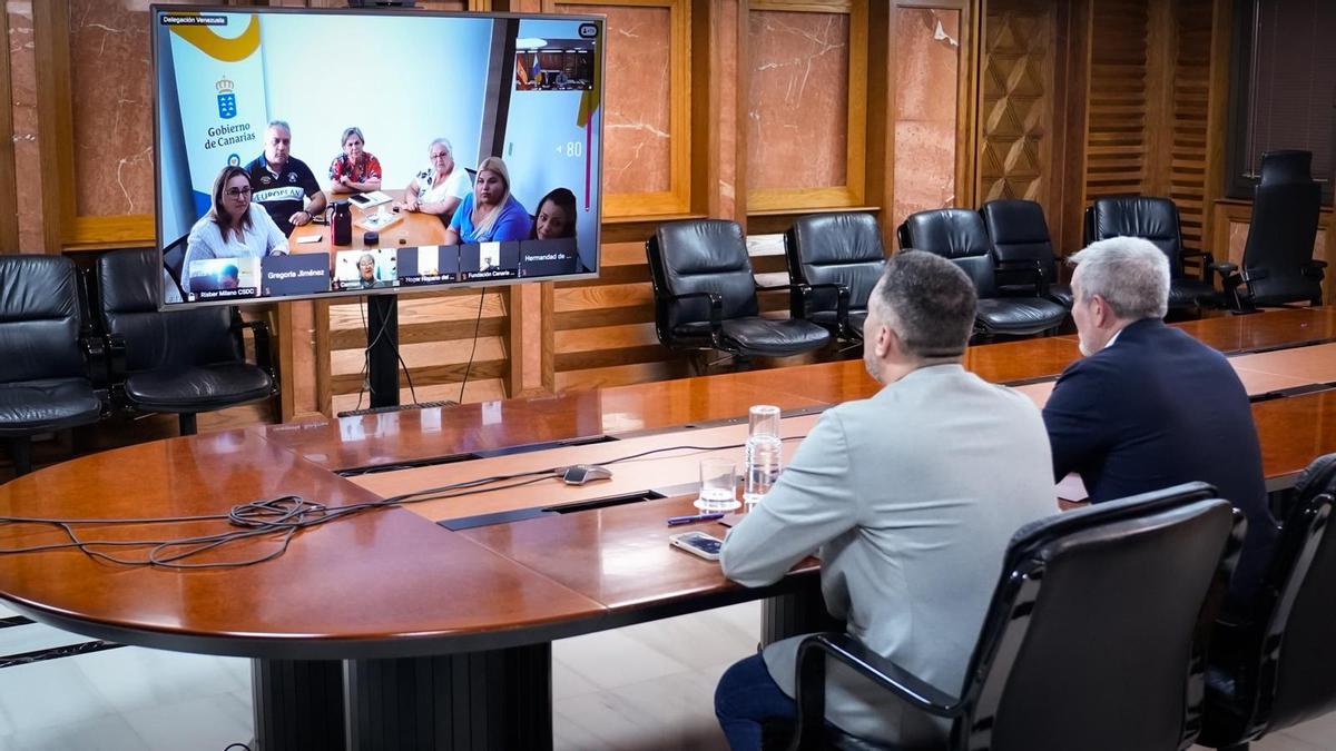 El presidente de Canarias y el director general de Emigración en una reunión telemática con las entidades canarias en Venezuela