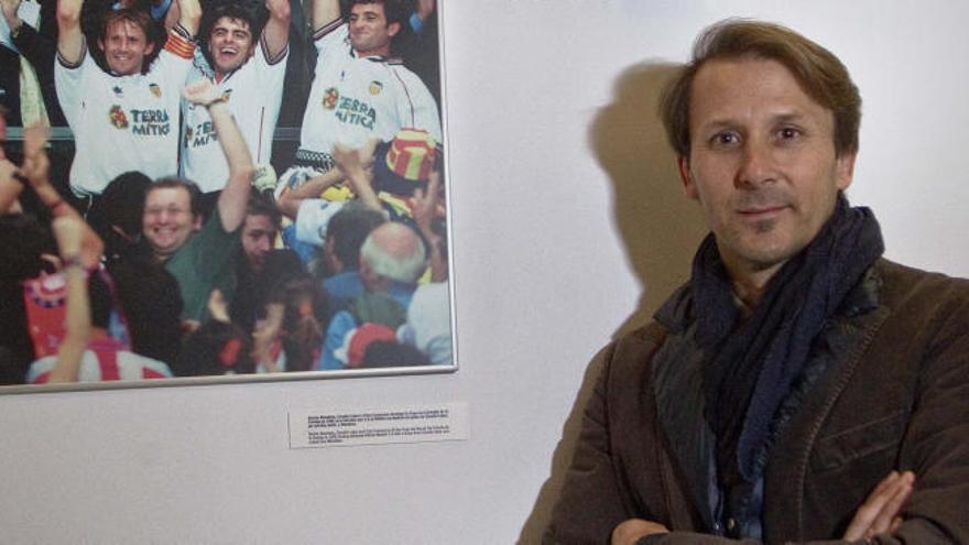 Mendieta: &quot;Neville está luchando contra el idioma&quot;