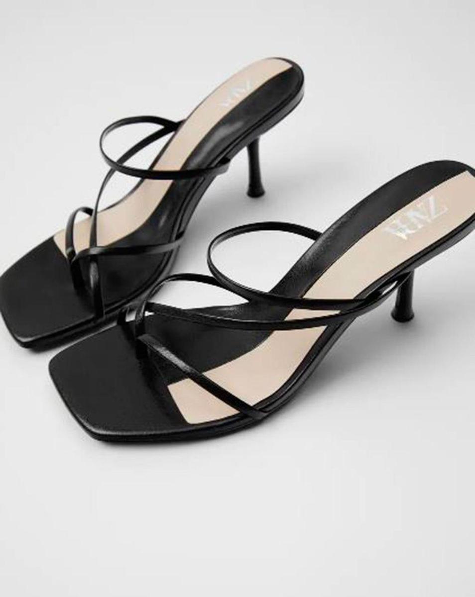 Sandalias de tiras de Zara (precio: 25,95 euros)