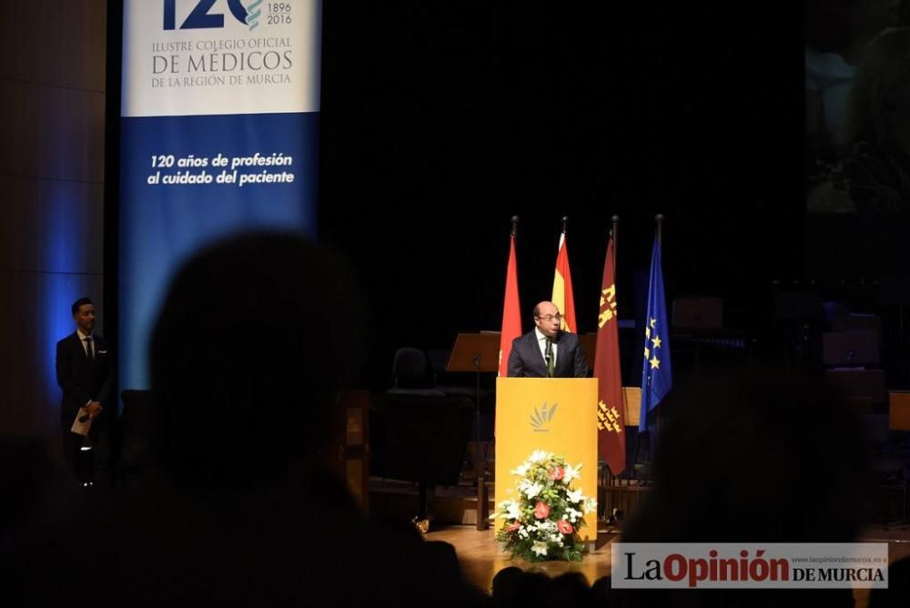 120 aniversario del Colegio de Médicos