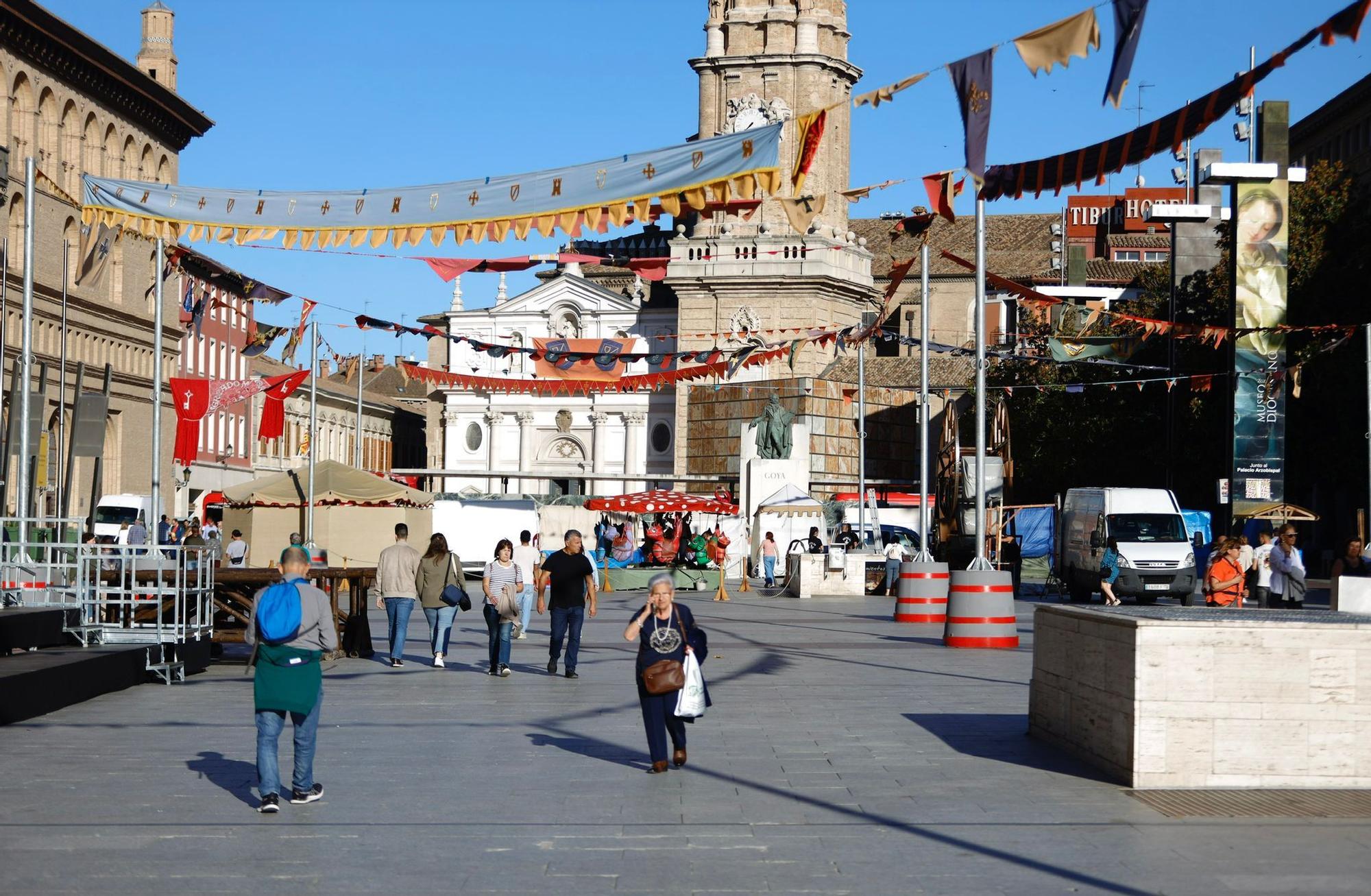 En imágenes | Montaje del Mercado de las Tres Culturas en Zaragoza