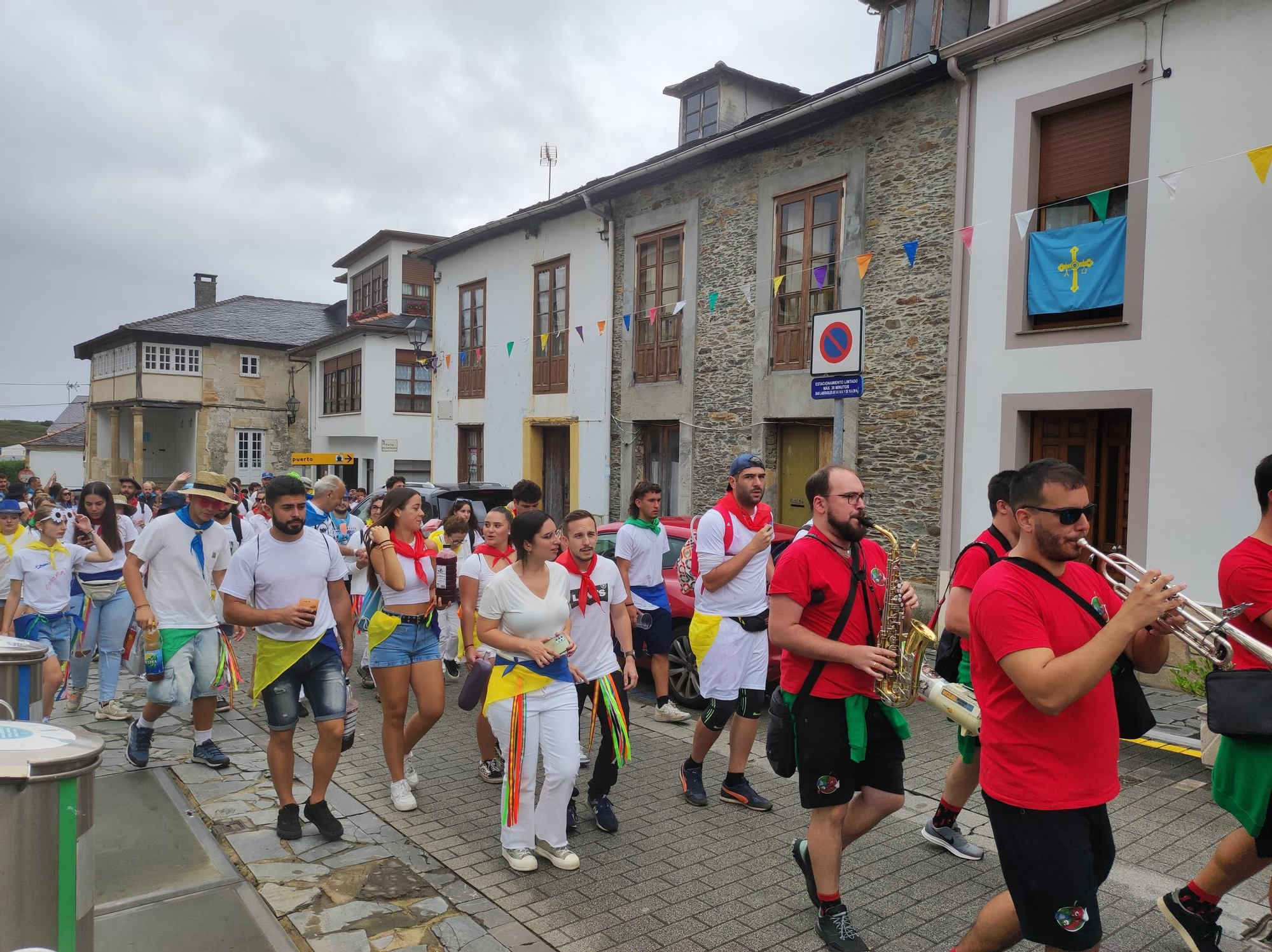 En imágenes: Así fue la salida de los romeros para celebrar la jira que cierra Las Telayas
