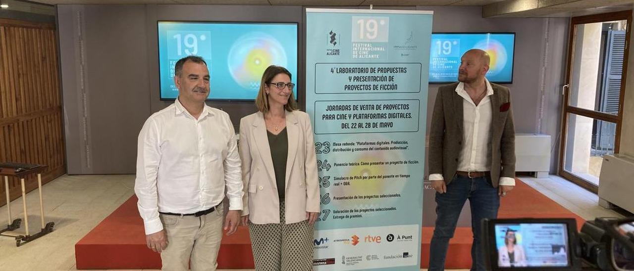 Vicent Seva, Mari Carmen de España y Luis María Ferrández, durante la presentación del cuarto laboratorio de proyectos de ficción