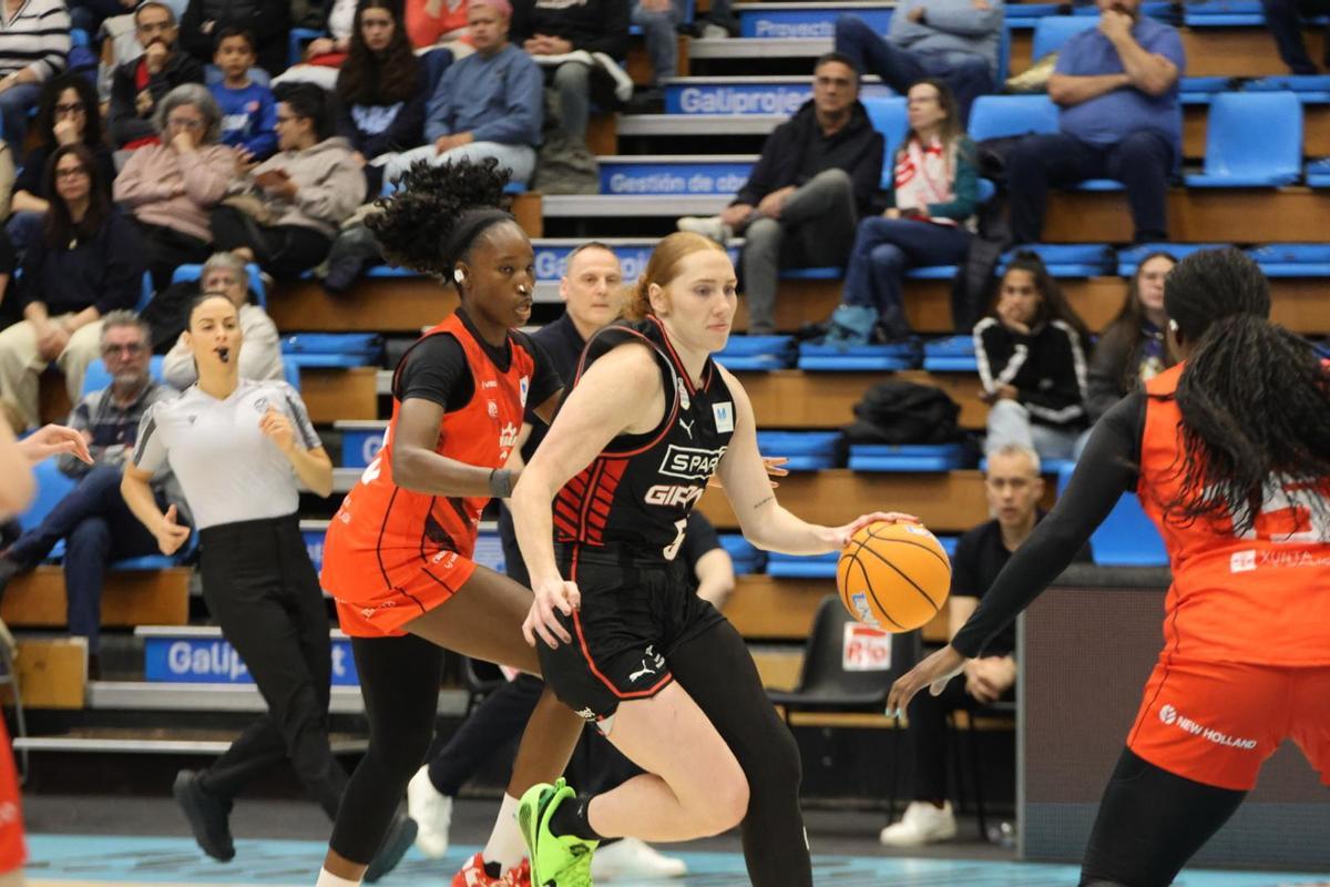 Chloe Bibby, a la pista de l'Ensino Lugo.