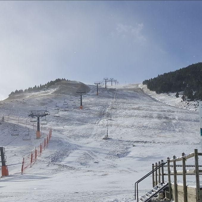 Primera nevada de este otoño en el Pirineo aragonés