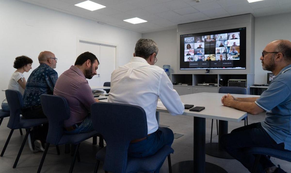 Un momento de la reunión de esta mañana en Emergencias.