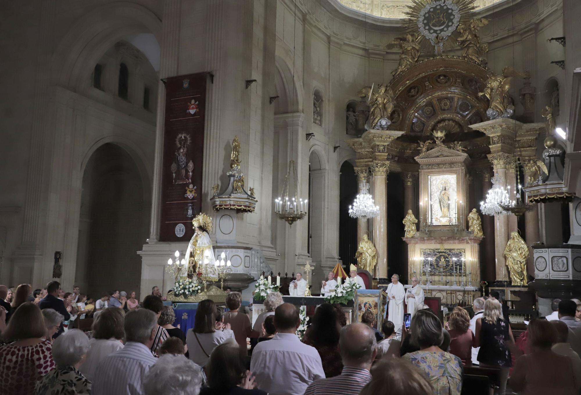 Xàtiva recibe la visita de La Virgen de los Desamparados