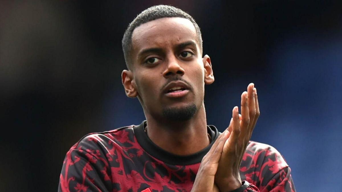 Isak vivió su primera titularidad con el Liverpool en la derrota ante el Crystal Palace