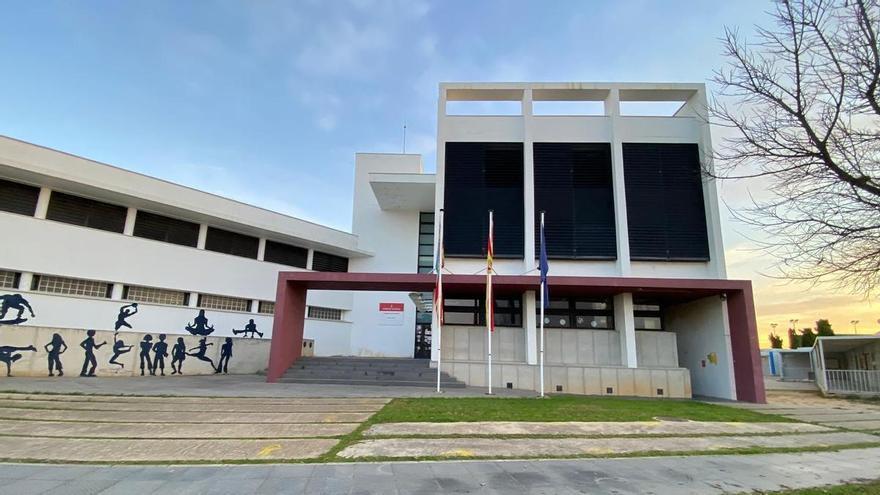 Paso fundamental para ampliar el instituto de Torreblanca