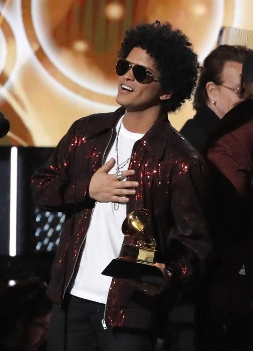 Bruno Mars triunfa en los premios Grammy 2018