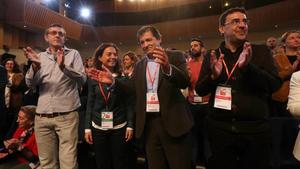 Javier Fernández y otros dirigentes del PSOE en el foro de presentación de la ponencia política.  