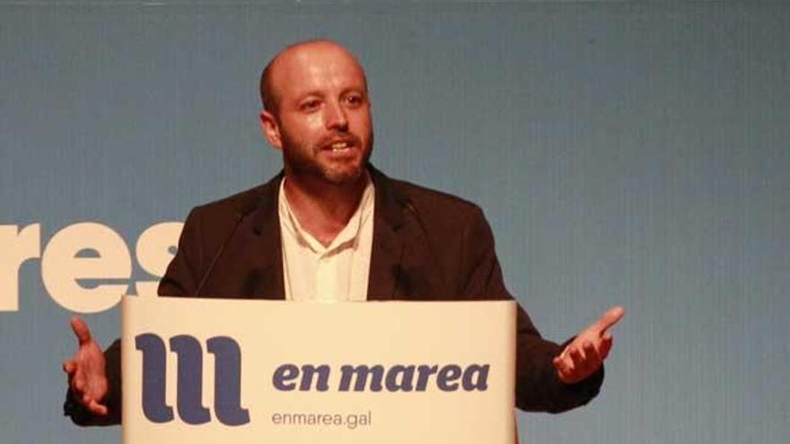 Luis Villares, durante un acto electoral para el 25-S. // J. Lores