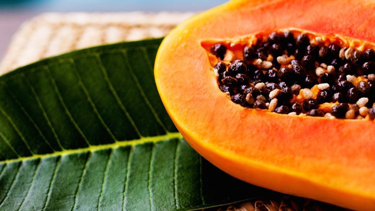 cuatro-beneficios-cosmeticos-de-la-papaya