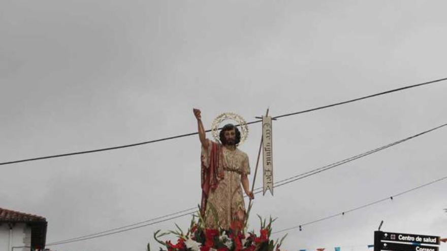 Procesión de San Juanón en Nueva de Llanes.