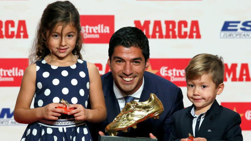 Suárez recoge su segunda Bota de Oro