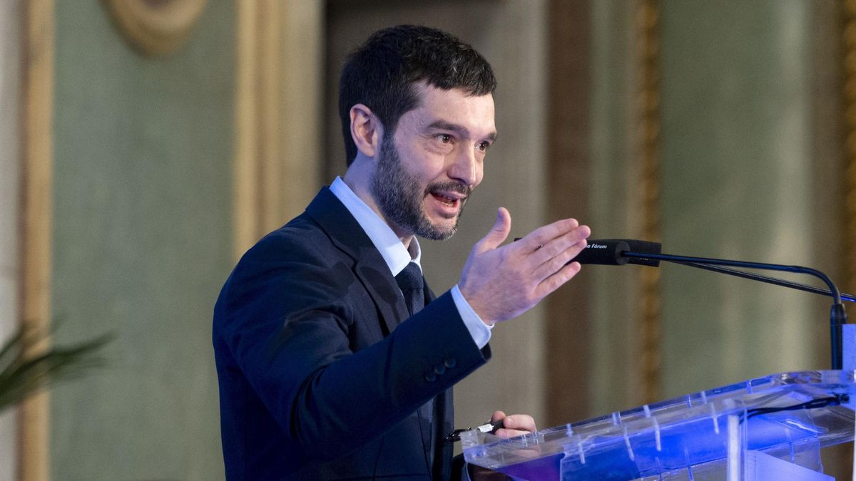 Bustinduy desconfía de las "similitudes" entre el discurso del comisario de Transportes y Ryanair