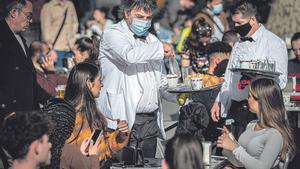 Espanya supera els 20 milions d’ocupats i un de cada dos nous contractes és indefinit