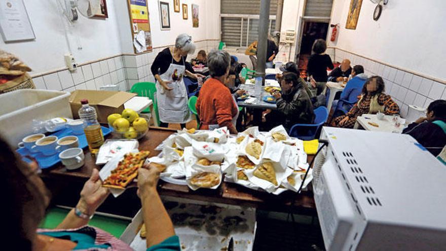 Armenspeisung am vergangenen Dienstag bei der Vereinigung Zaqueo in Palmas Altstadt.