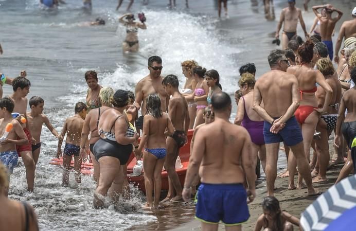 20/08/2017 MELENARA, TELDE.  Varada del Pescado en Melenara. Un grupo de señoras ataviadas de pescadoras representaron la venta tradicional del pescado por la playa de Melenara. FOTO: J. PÉREZ CURBELO