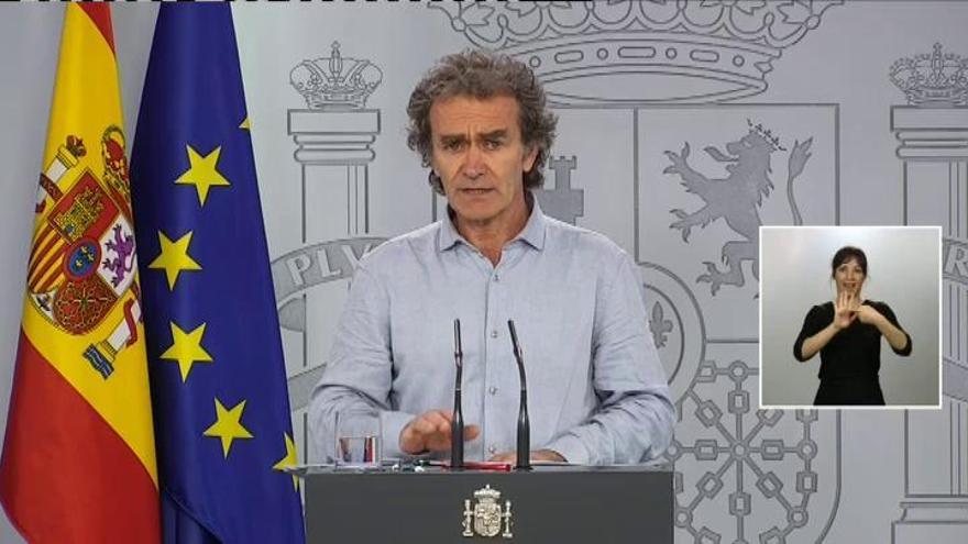 Simón pide prudencia a pesar de "las cifras favorables" porque "existe un riesgo a un temido rebrote"