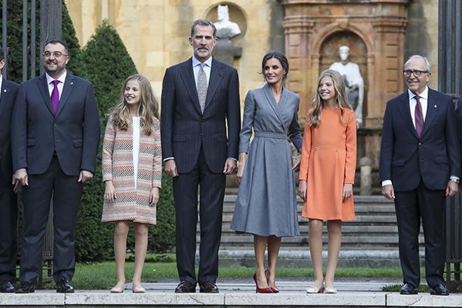 La reina Letizia junto al rey Felipe VI y a sus hijas, la princesa Leonor y la infanta Sofia