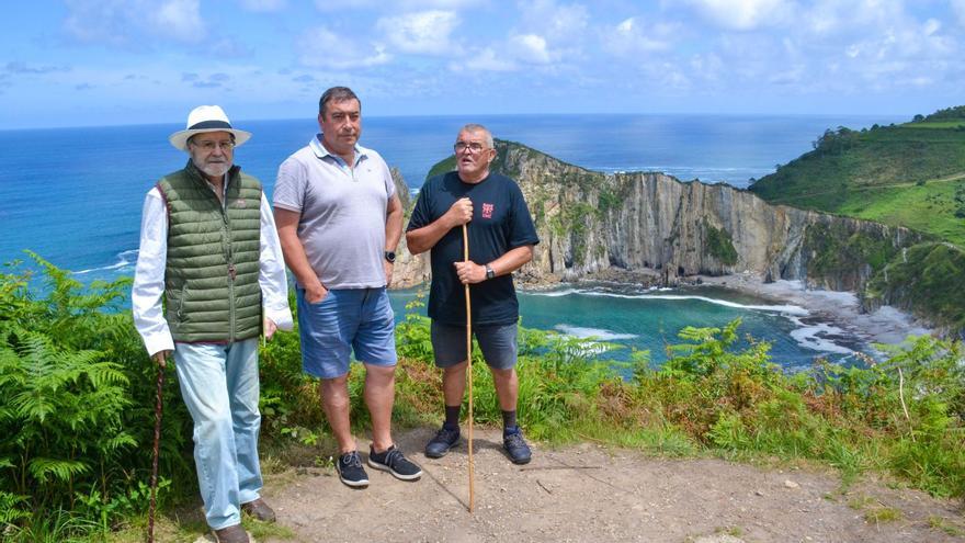 La mar se deja oír en la playa del Silencio