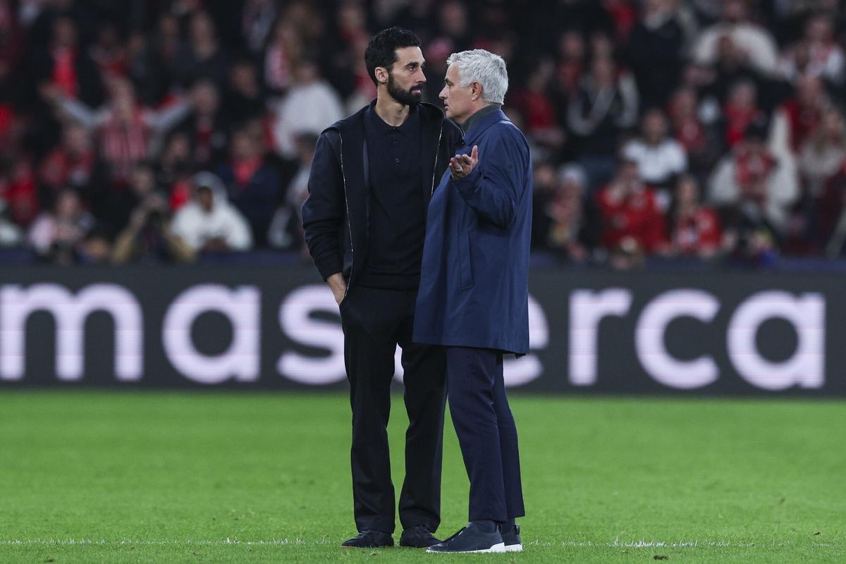 José Mourinho, junto a Álvaro Arbeloa