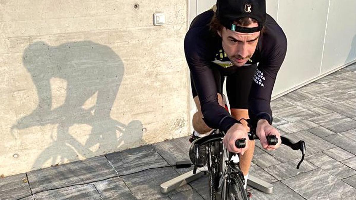 Fernando Alonso vuelve a entrenar