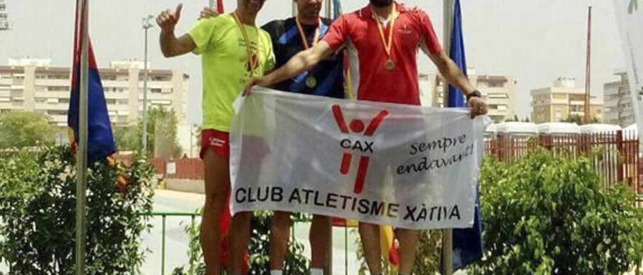 Nueve medallas para el CAX en los campeonatos veterano y promesa