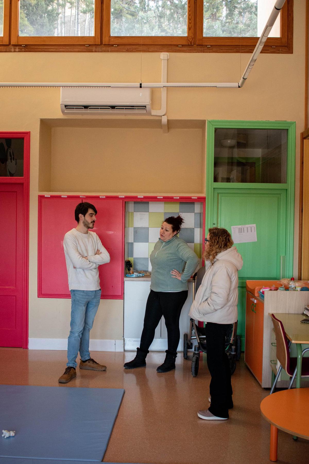 El Ayuntamiento instaló dos bombas de calor en la escuela infantil, pero continúan los problemas.