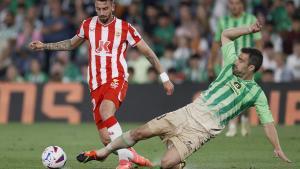 El Betis se deshace del Almería por 3-2.