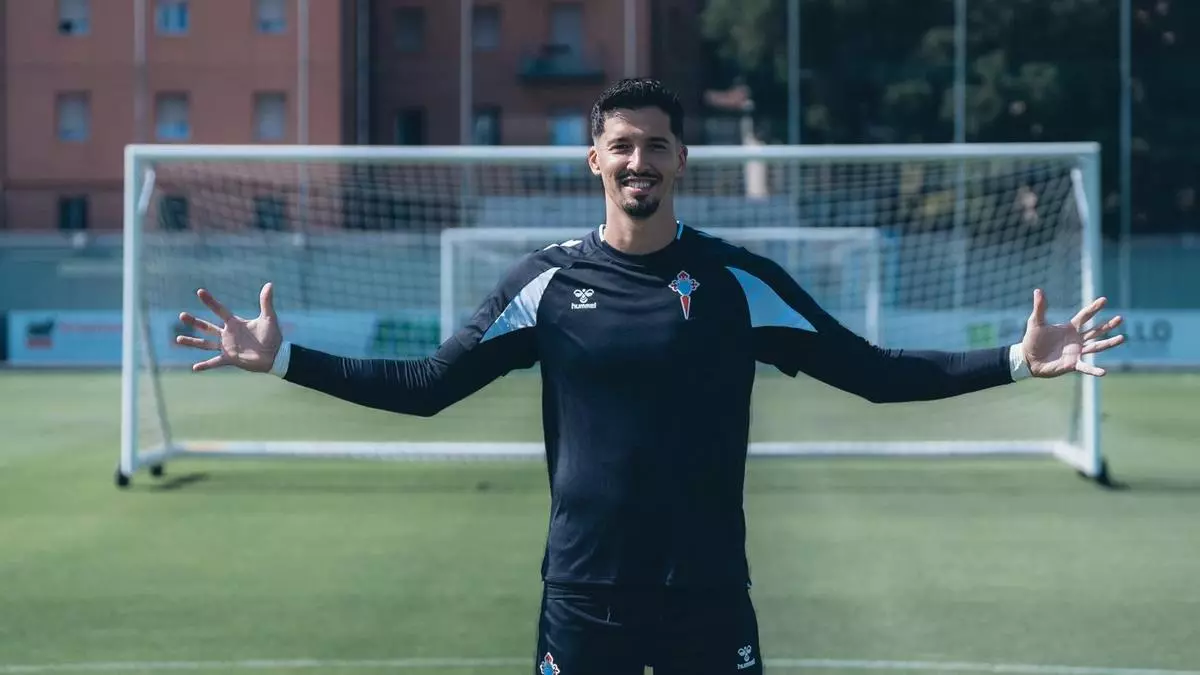 El Celta rearma su portería: Altay Bayindir ya es oficial