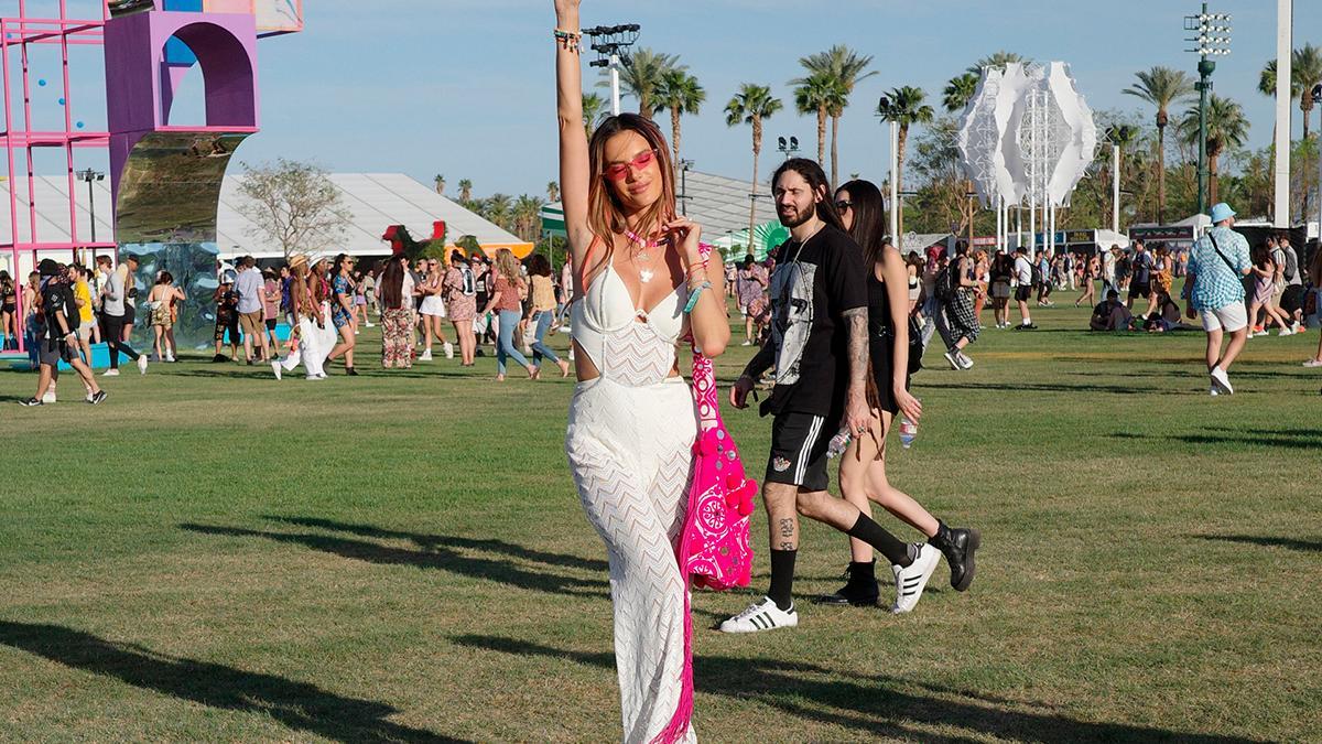 Alessandra Ambrosio y sus 'looks' de Coachella que demuestran que sigue siendo la reina del festival y de todas las tendencias