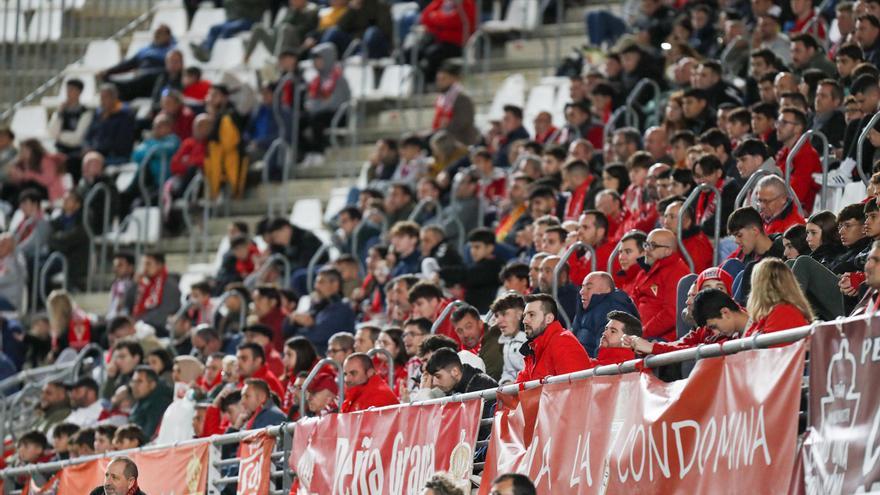 Un juguete por una entrada infantil para el primer partido del año del Real Murcia