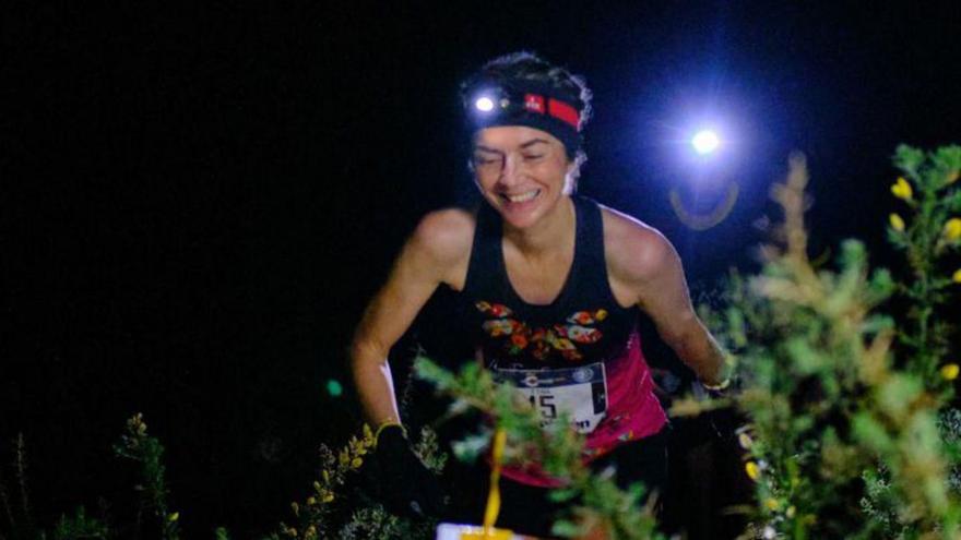 Una participante en el Trail organizado por Bombeiros Coruña, el sábado.