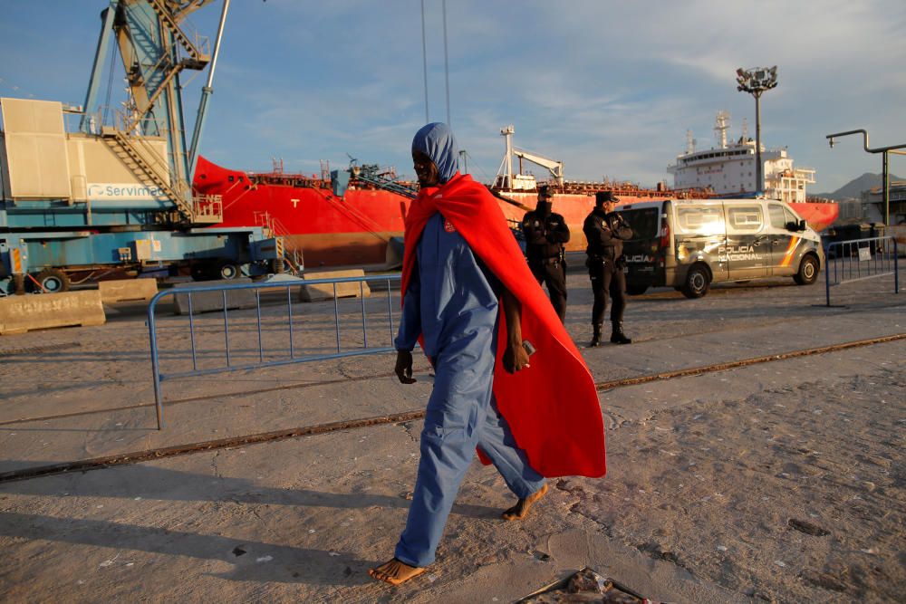 Llegan al puerto de Málaga 239 personas rescatadas de cuatro pateras