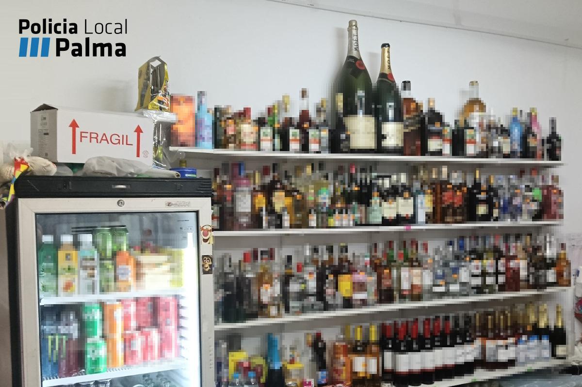 Bebidas alcohólicas expuesta en el establecimiento.