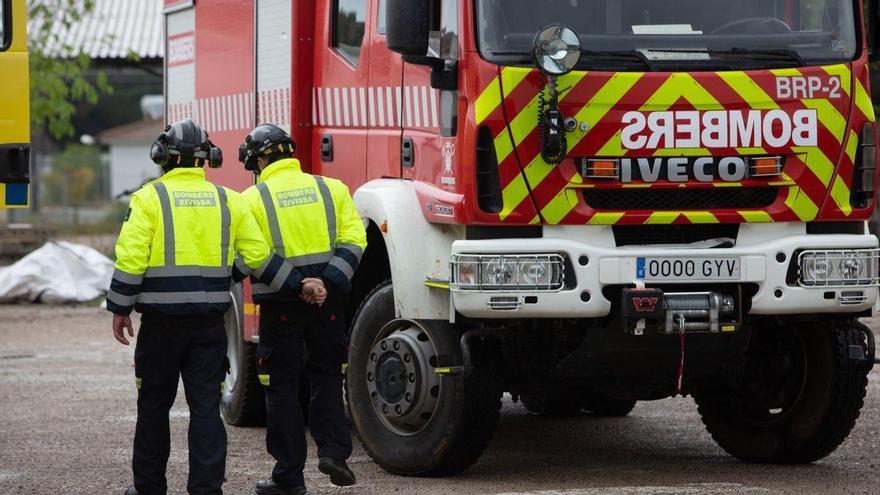 Cede el techo de la planta baja en un edificio de Sant Josep y tres familias se ven afectadas